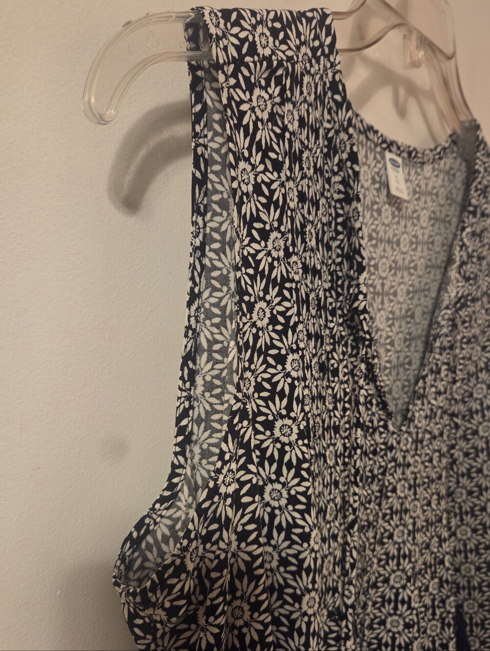 Old Navy Black and White Floral Button-Front Dress - Picture 5 of 5